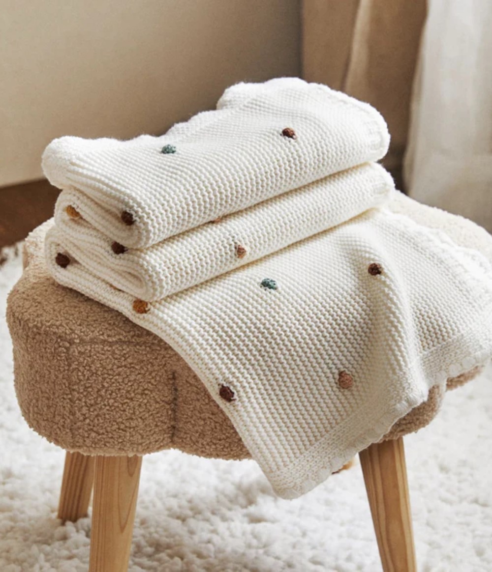 Buy Korean Knitted Blanket For Baby from Peek A Baby available online at VEND. Explore more Baby collection now.